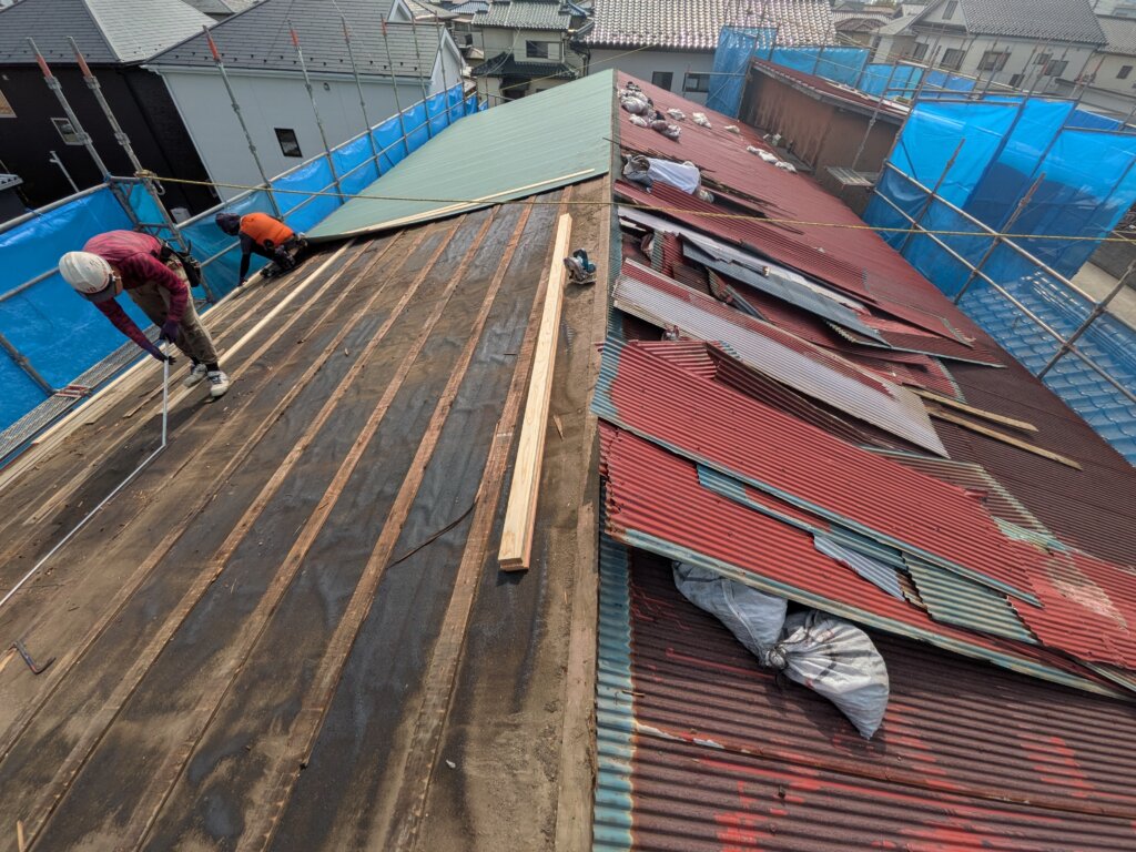 波板トタン屋根から波板ガルバ屋根
