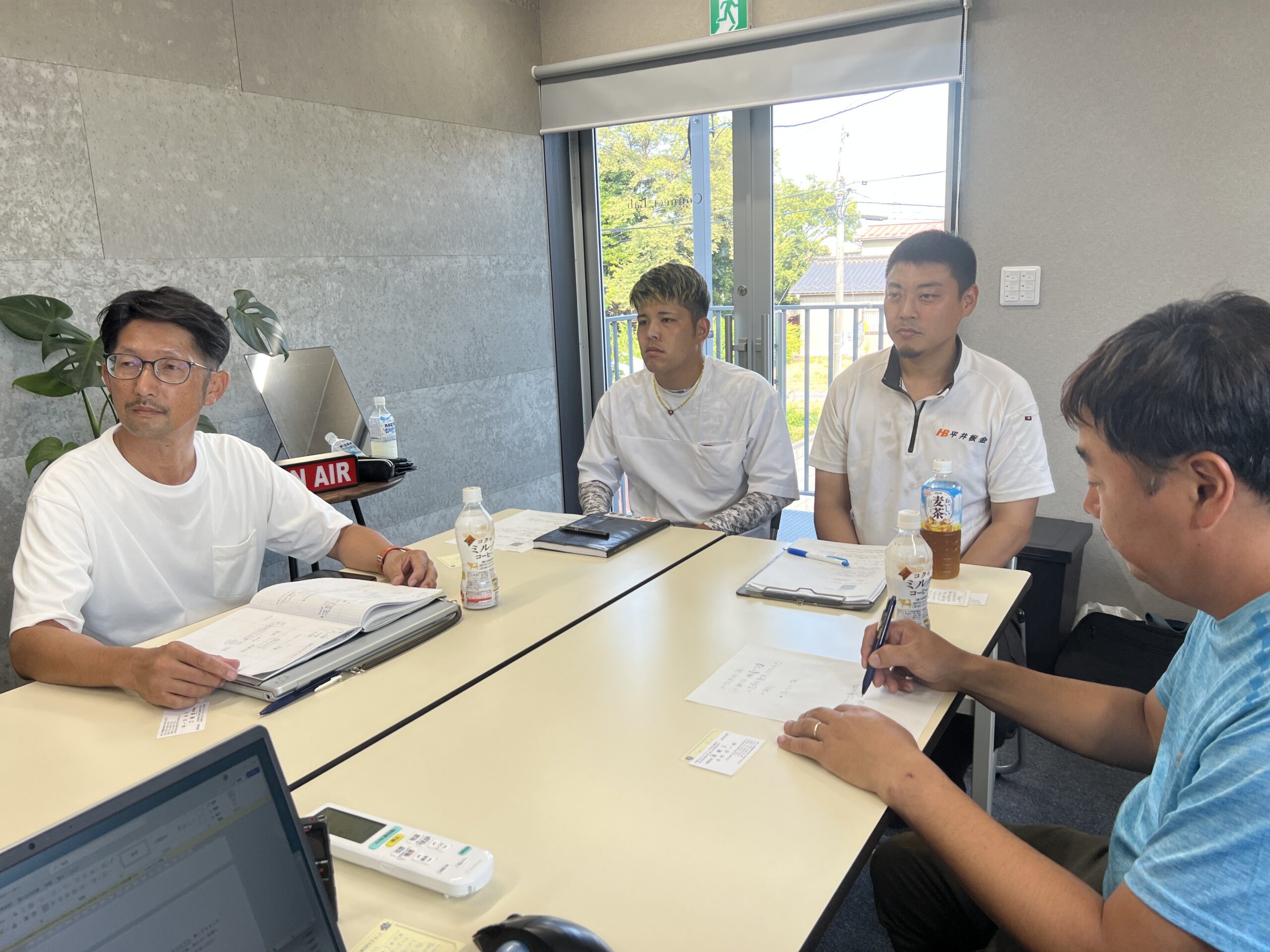 スタジオでの情報発信
